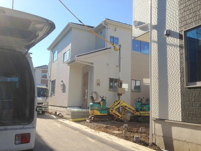 Local photos, including front road. Local (12 May 2013) Shooting