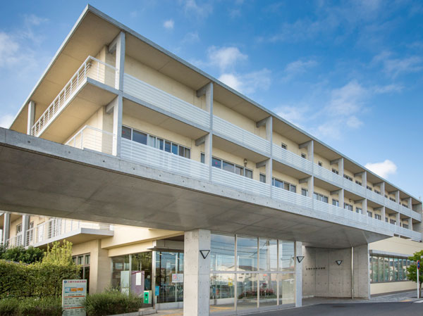 Surrounding environment. Misato Chuo General Hospital (about 3.9km ・ About 6 minutes by car)