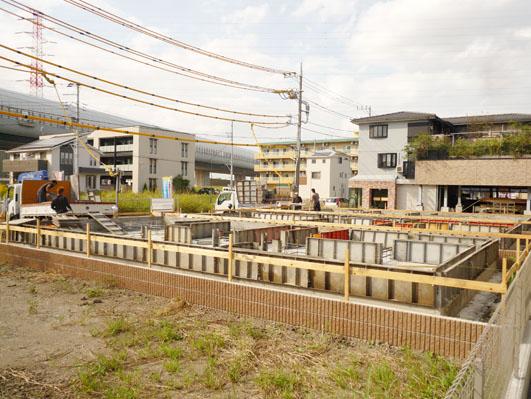 Local photos, including front road. Local (10 May 2013) Shooting