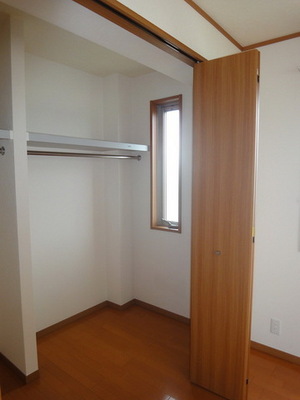 Receipt. Housed plenty of closet Also with window