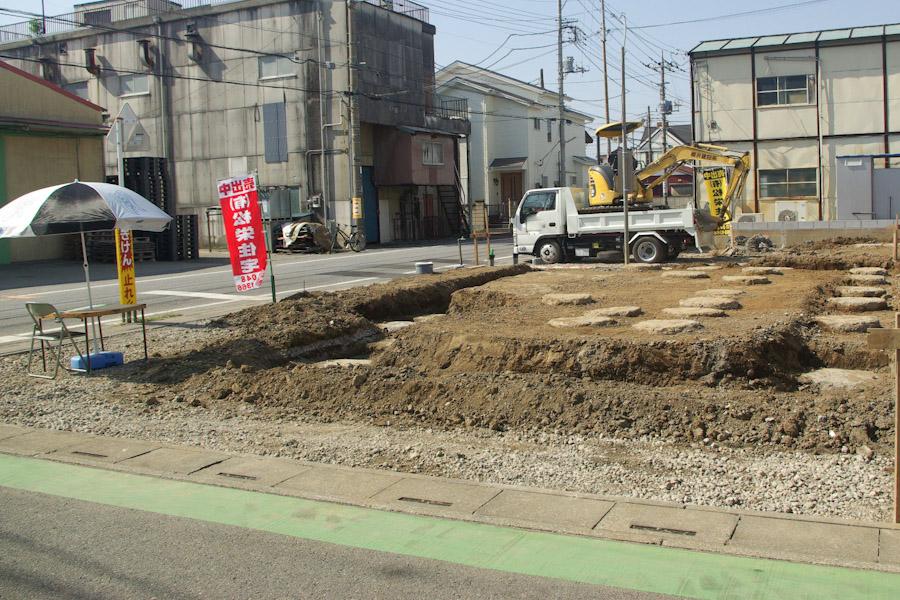 Local appearance photo. Local (10 May 2013) Shooting