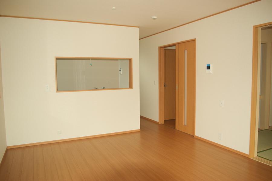 Same specifications photos (living). (November 2013) Shooting