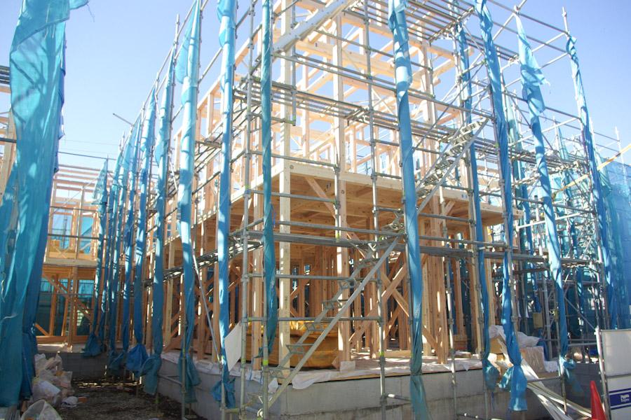 Local photos, including front road. Local (20 May 2013) Shooting