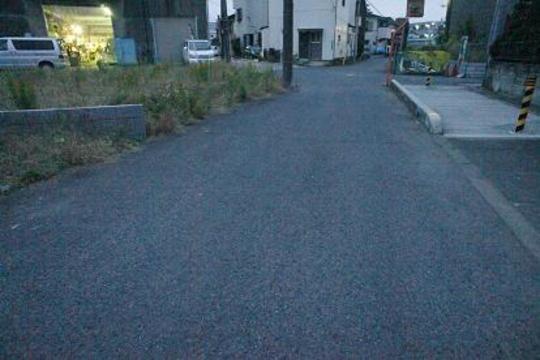 Local photos, including front road. Frontal road