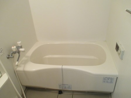 Bath.  ※ The photograph is a No. 204