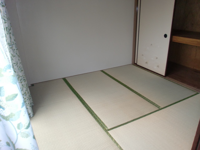 Living and room. Japanese-style room 4.5 Pledge