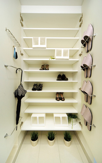 Receipt.  [Footwear purse] And Mae umbrella and slippers if, Footwear input of the storage capacity is also plenty of tall type. (Same specifications)