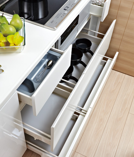 Kitchen.  [Slide storage] Also comfortably withdraw heavy pot, Slide storage also like seasoning fit neat.