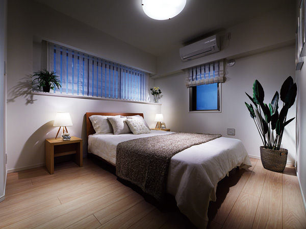 Interior.  [Bedroom 1] depth, Prepare as much as possible the large bay windows in the width both. Space the depth of the depth produce is, Not included in the occupied area. In other words, Does not appear in the Pledge number of display "clear space" is born there.