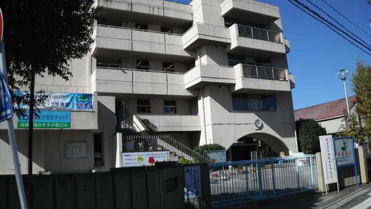 Other. Waseda Elementary School 9 minute walk (about 680m)