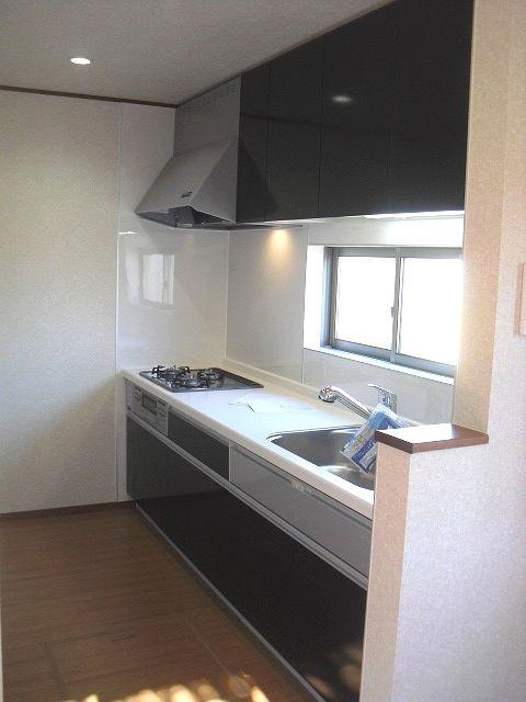 Same specifications photo (kitchen). Construction example photo