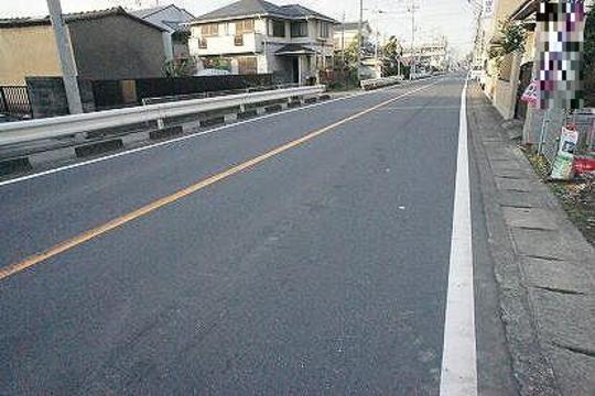 Local photos, including front road. Frontal road