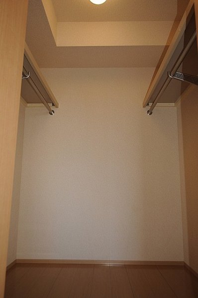 Receipt. Walk-in closet