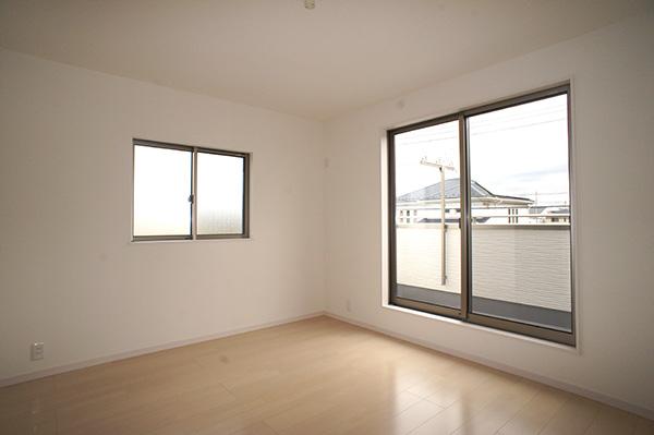 Non-living room. 1 Building