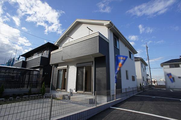 Local appearance photo. 1 Building