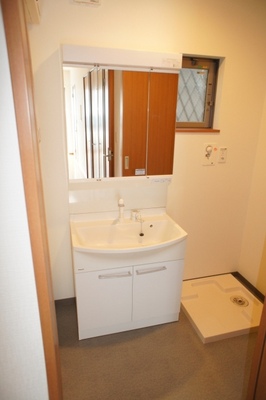 Washroom. Busy morning also convenient ☆ Shampoo with Dresser ☆ 