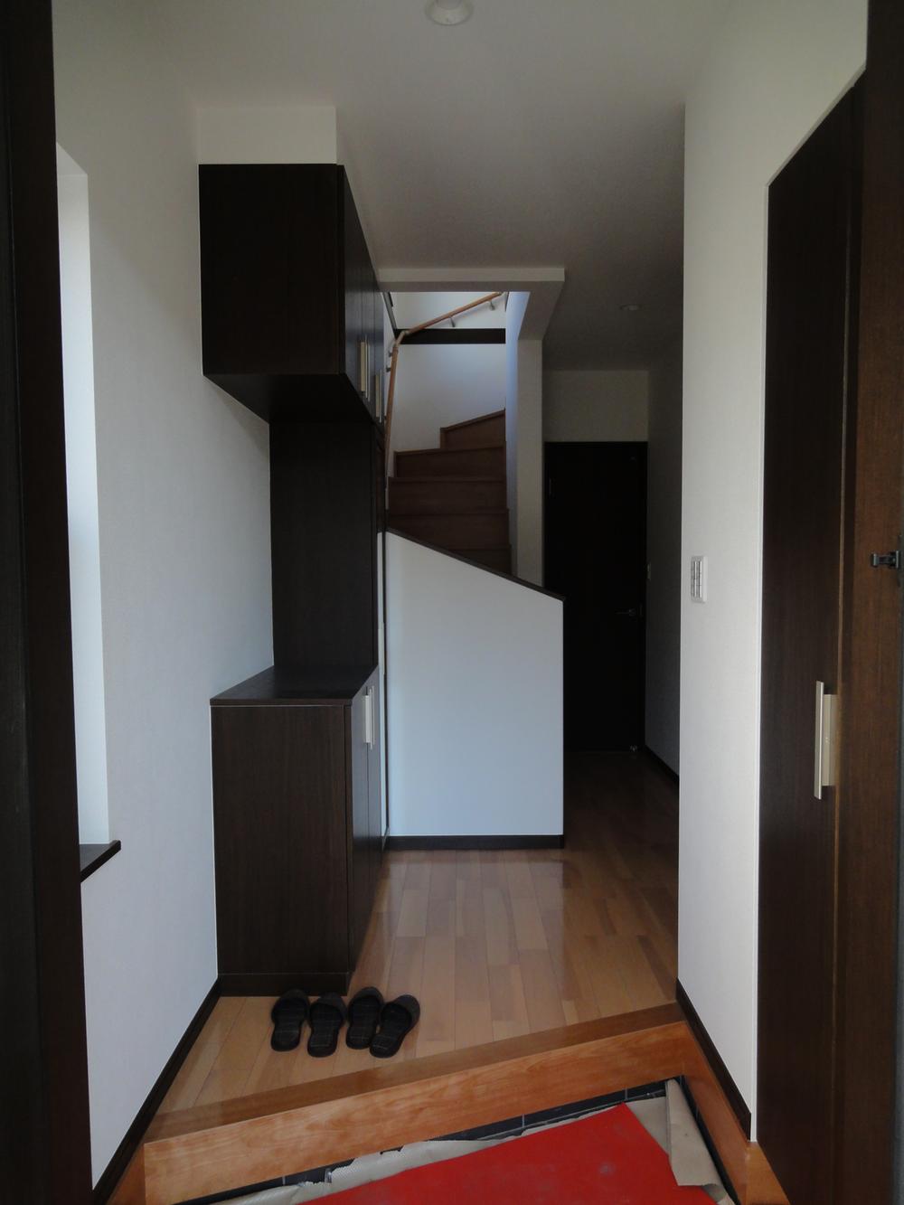 Entrance. Local (12 May 2013) Shooting