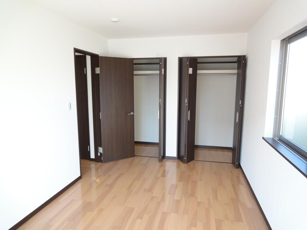 Non-living room. Indoor (12 May 2013) Shooting