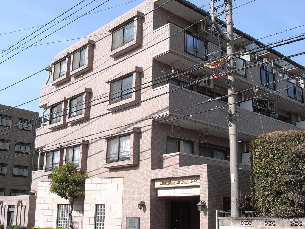 Building appearance. With auto lock of peace of mind!