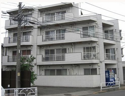Building appearance. 3-story reinforced concrete condominium (^_^) / 