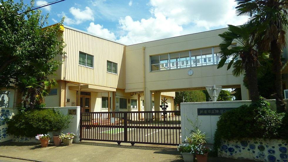 Primary school. Niiza Municipal Jinya to elementary school 1177m