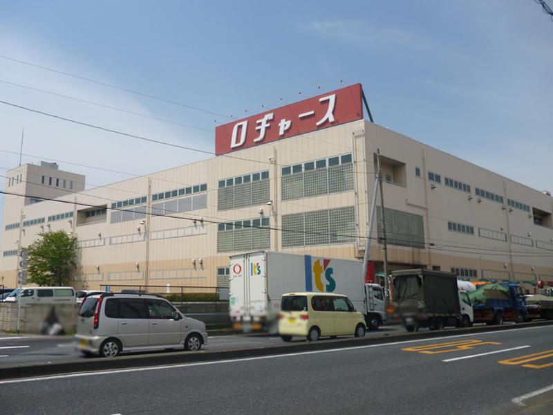 Supermarket. Rodjasu to Niiza shop 240m