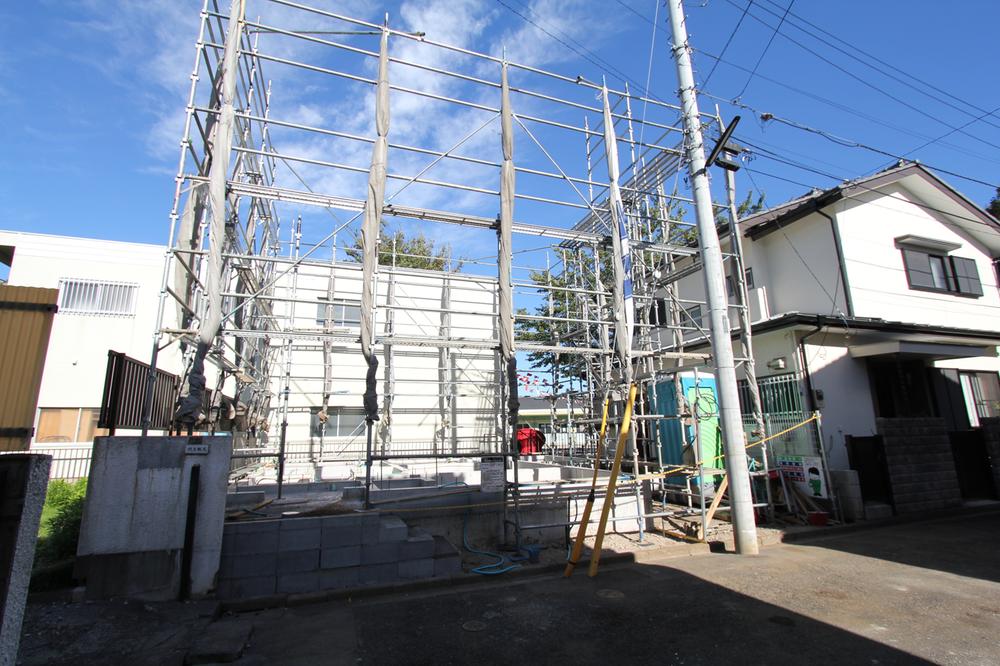 Local appearance photo. Local (10 May 2013) Shooting