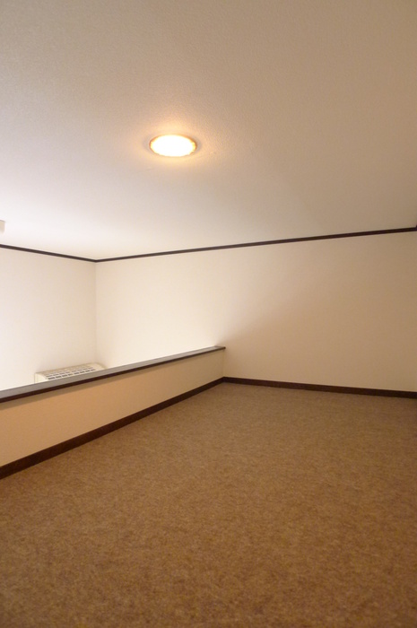 Other room space. loft