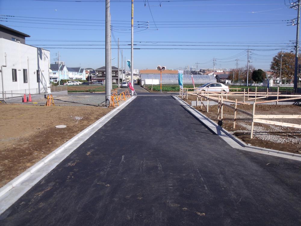 Local photos, including front road. Local (11 May 2013) Shooting