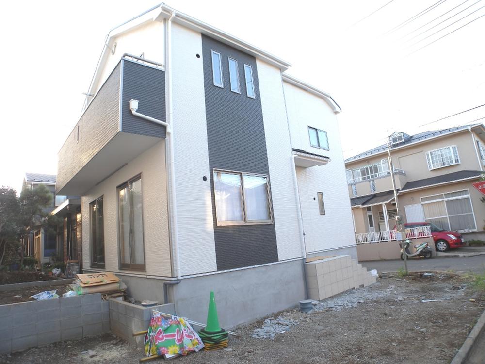 Local appearance photo. Indoor (10 May 2013) Shooting