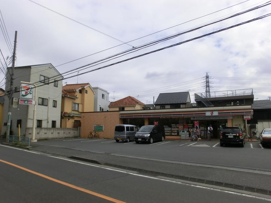 Convenience store. 300m to Seven-Eleven