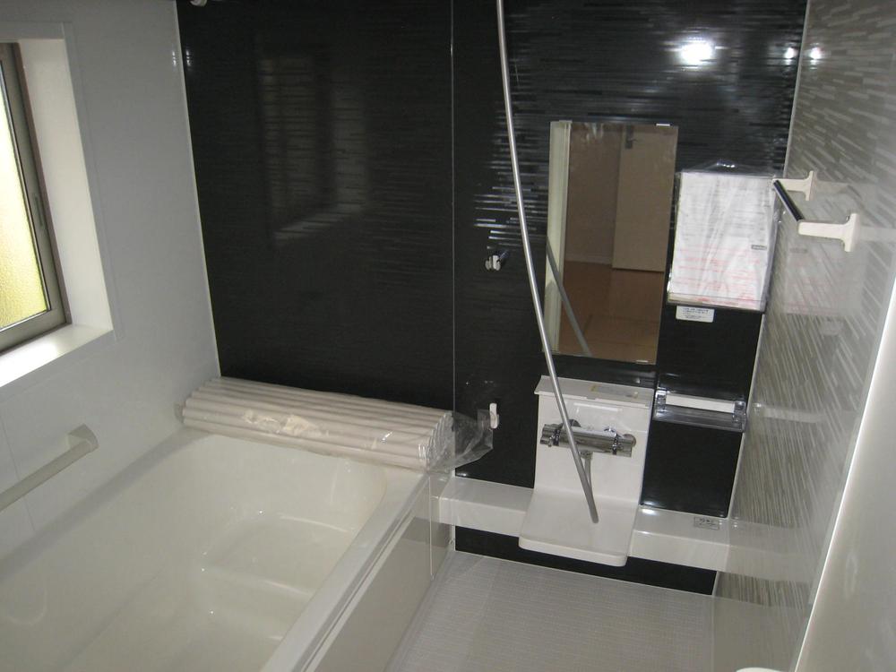 Same specifications photo (bathroom)