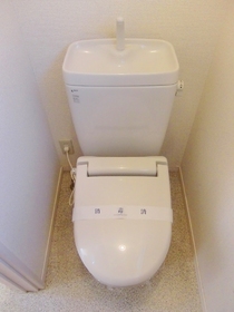 Toilet. ◆ There was also the winter heating toilet seat ◆