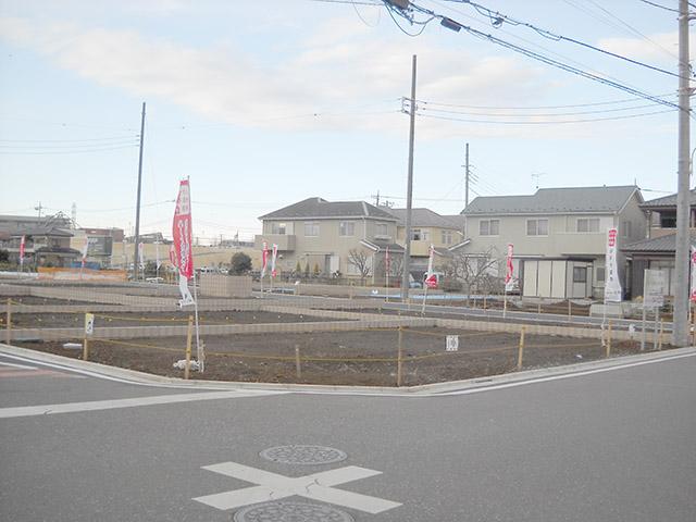 Local photos, including front road. Local (01 May 2014) Shooting