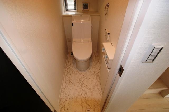 Other. Toilet construction cases Super water-saving type. Compared with the conventional products, Achieve a water saving of about 69%. Dirt, Scratch hardly luck special processing.