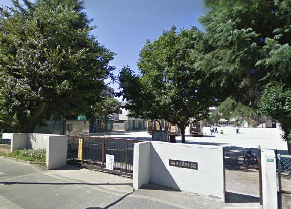 Primary school. Niiza 959m to stand Northeast Elementary School