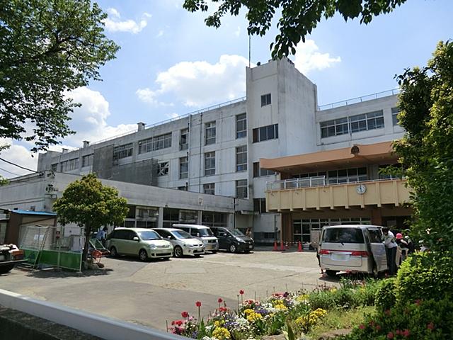Primary school. 200m up to eight stone elementary school