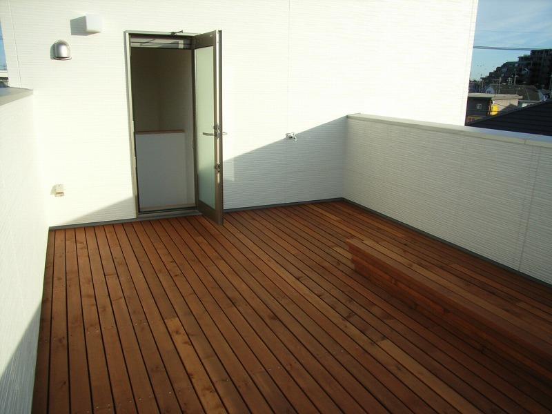 Balcony. Local (12 May 2013) Shooting roof balcony