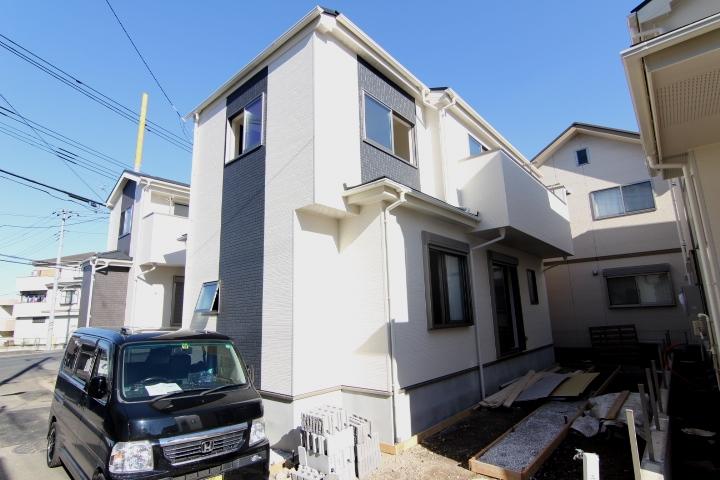 Local appearance photo. Building 2