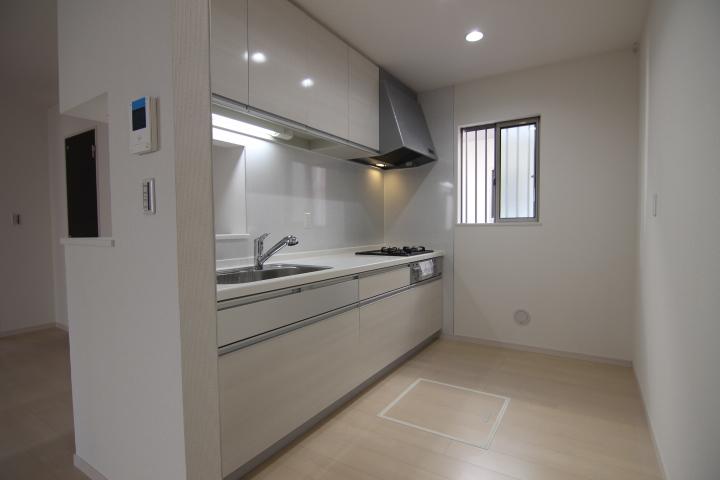 Kitchen. Building 2 user-friendly kitchen 3-burner stove installed!