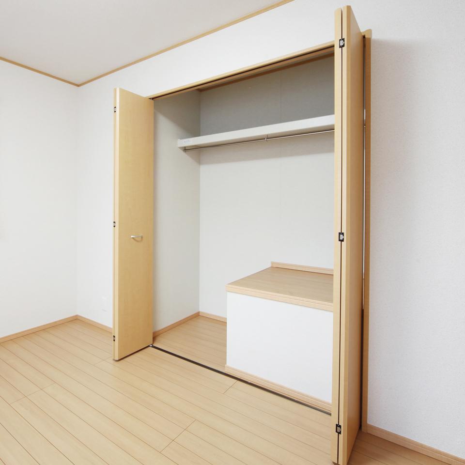 Receipt. Our condominium construction cases / Storage space