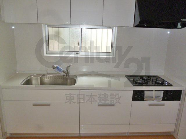 Kitchen. Local (10 May 2013) Shooting