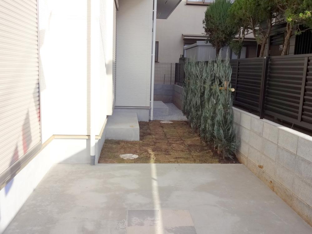 Parking lot. Local (12 May 2013) Shooting