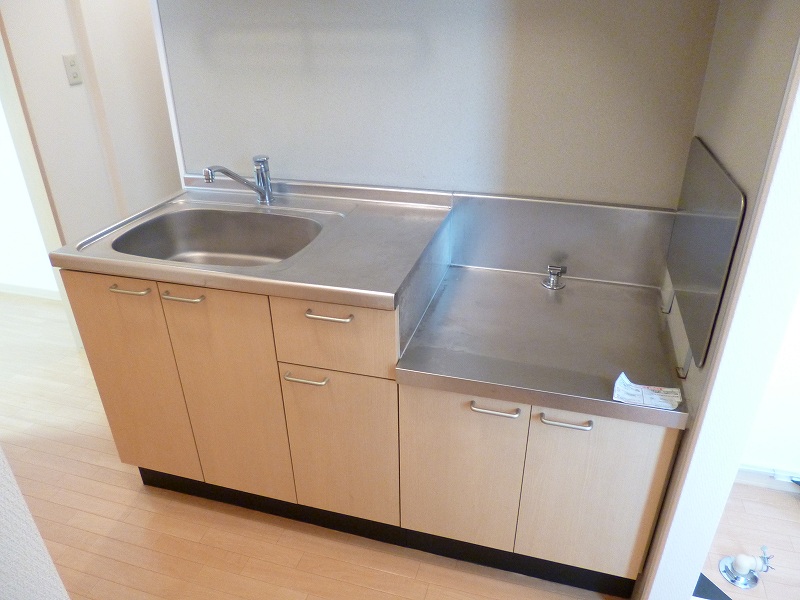 Kitchen. Gas stove is installed Allowed city gas! 