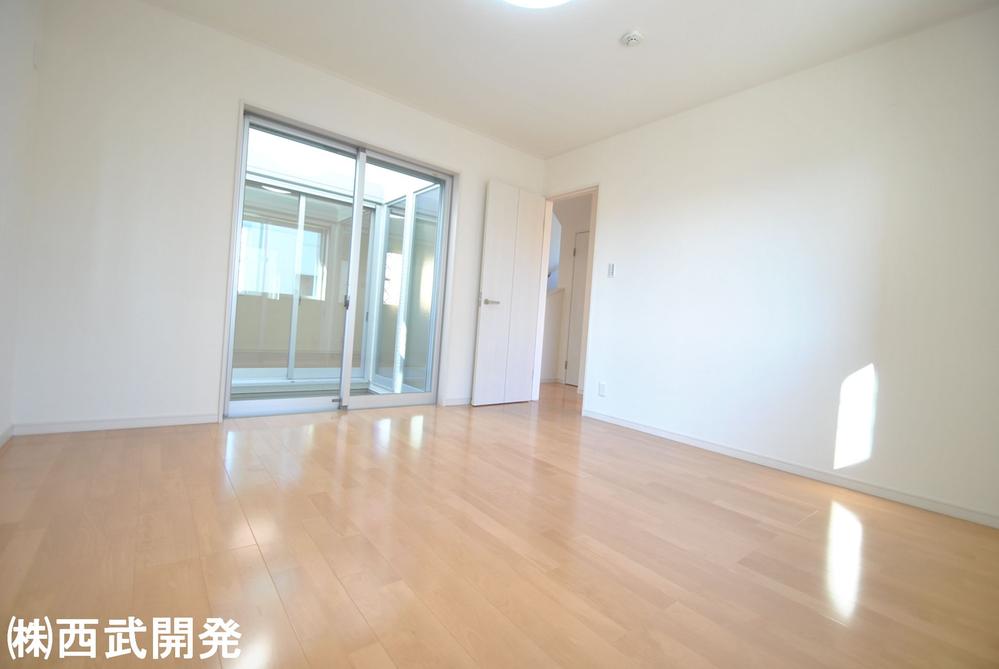 Other introspection. Indoor (12 May 2013) Shooting 1st floor Western-style 8 pledge