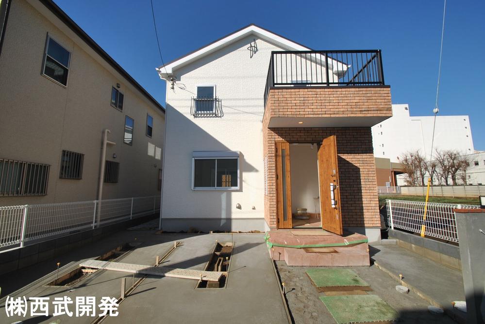 Local appearance photo. Local (12 May 2013) Shooting