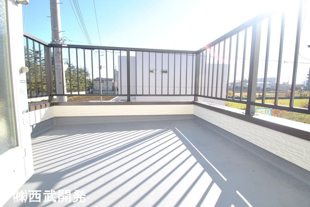 Balcony. Local (12 May 2013) Shooting East side