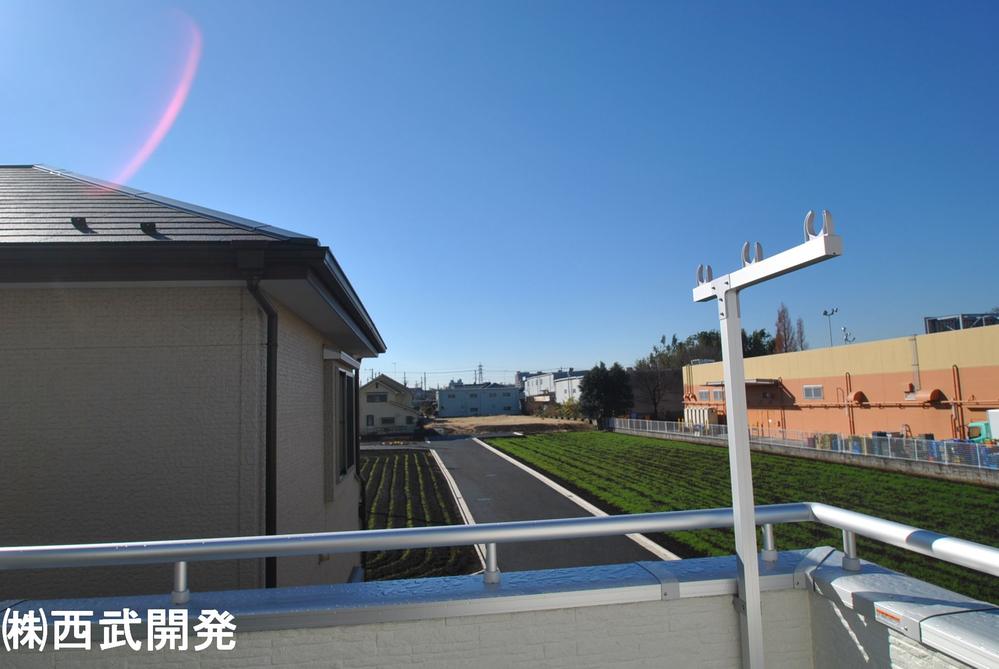 View photos from the dwelling unit. View from the site (December 2013) Shooting