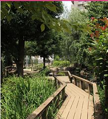 park. 760m to Niiza Station south exit park