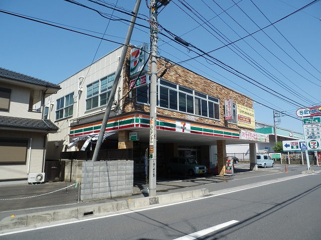 Convenience store. 280m to Seven-Eleven (convenience store)